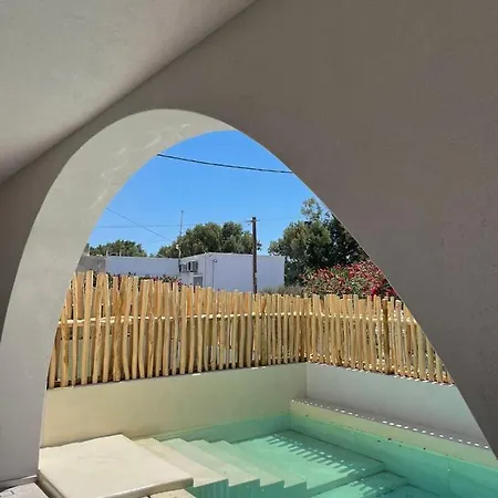 Opalia * Perissa (Santorini)