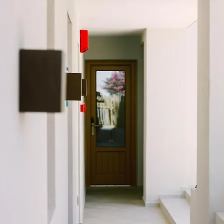 Opalia Hotel Perissa (Santorini)