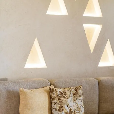 Opalia Perissa (Santorini)