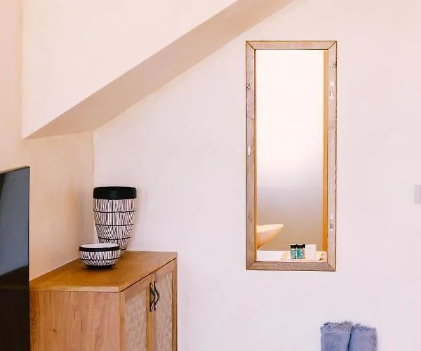 Opalia 4* Perissa (Santorini)