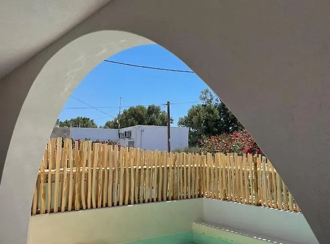 Opalia 4* Perissa (Santorini)