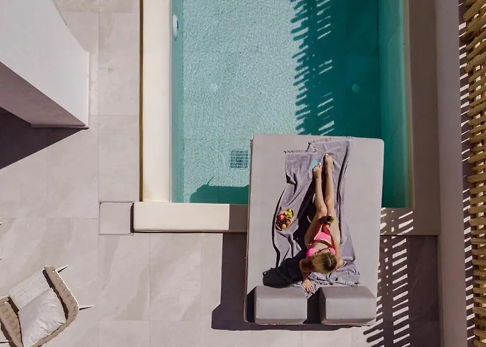 Hotel Opalia Perissa (Santorini)