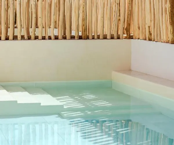 Opalia Hotel Perissa (Santorini)