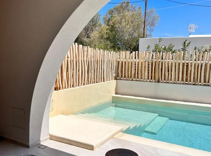 Opalia Hotel Perissa (Santorini)