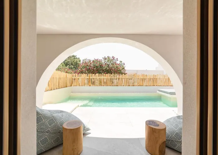 Opalia Hotel Perissa (Santorini)